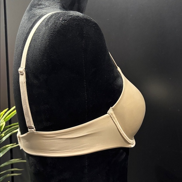 Maidenform T-shirt bralette, smart zone underwire cups, convertible, straps - Picture 5 of 6